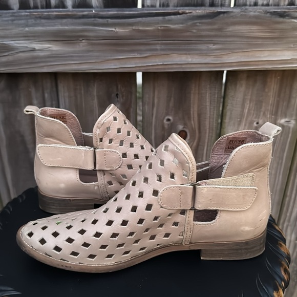 Anthropologie MUSSE & CLOUD Calia leather ankle booties in taupe, size 38 (7 US) - Picture 8 of 9
